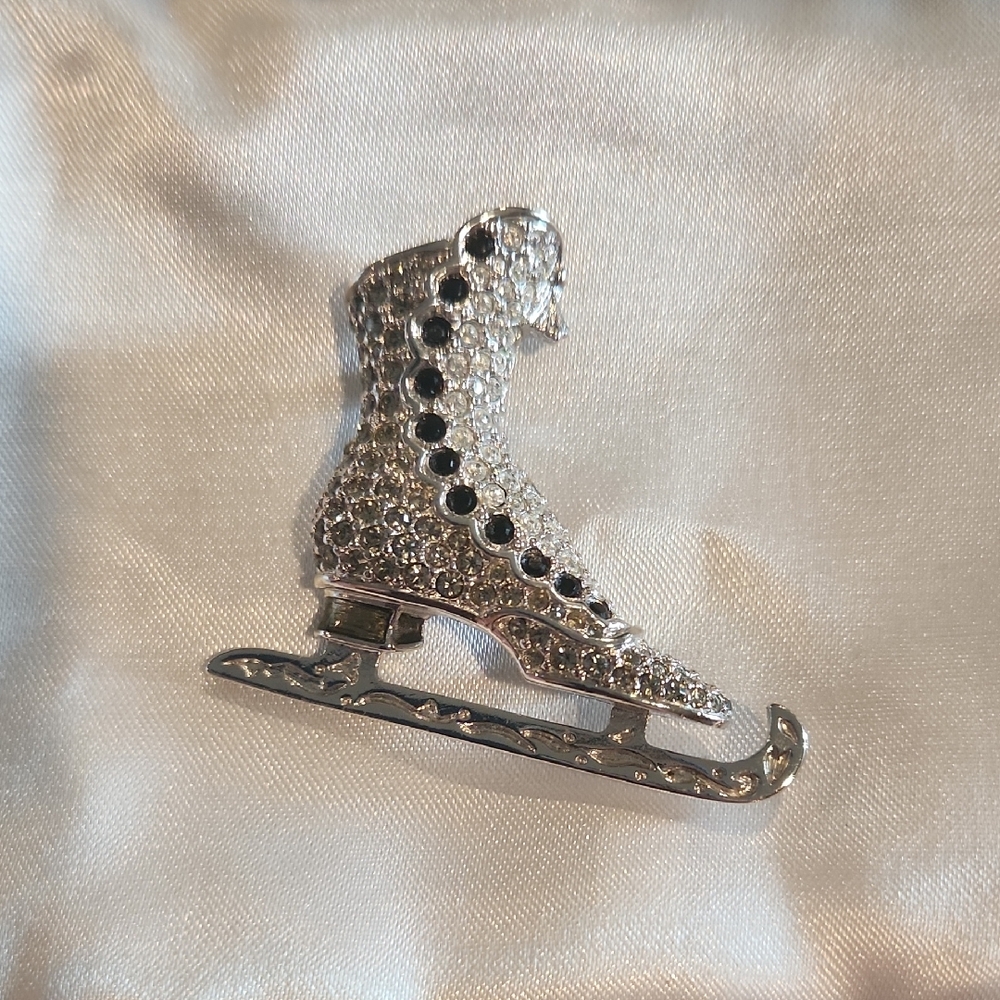 Swarovski Crystal Vintage Sparkling Ice Skate Brooch